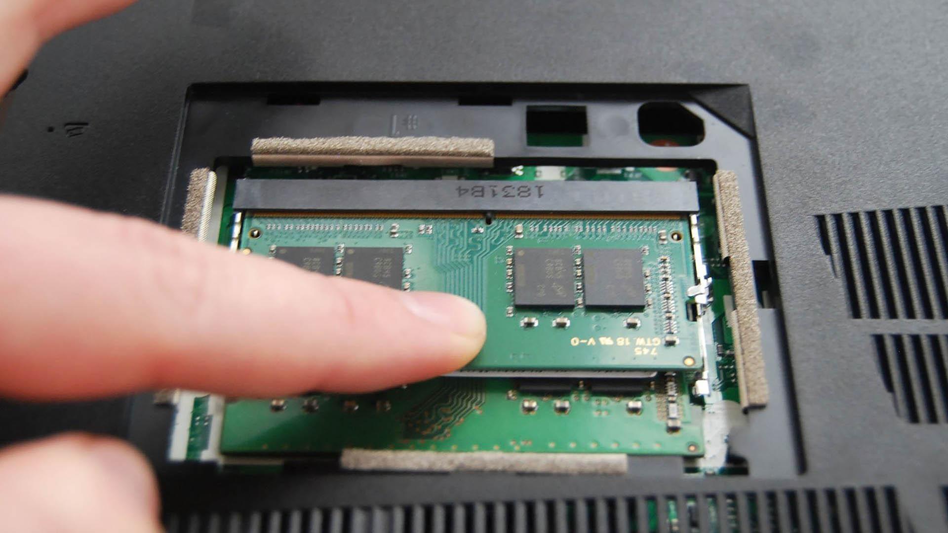 Használt laptop memória bővítés lépésről-lépésre?